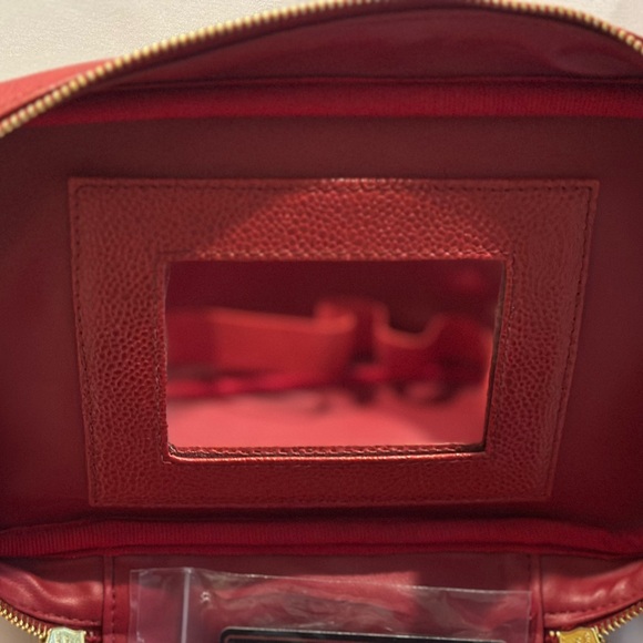 CHANEL Vanity-Cosmetic Case/ Red Caviar - Picture 8 of 10